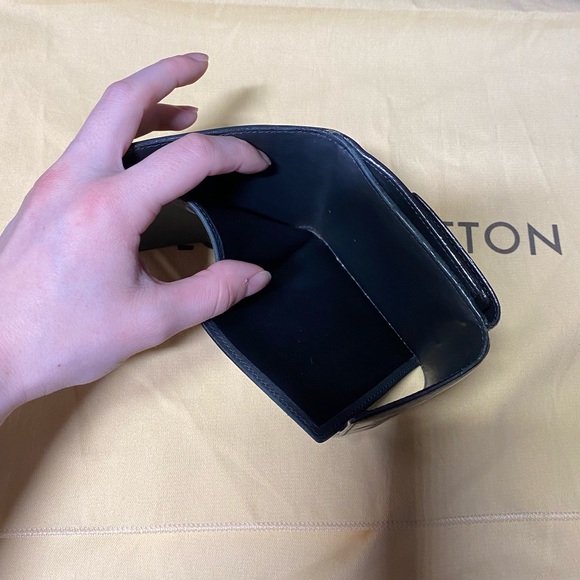 Louis Vuitton wallet - Picture 9 of 15